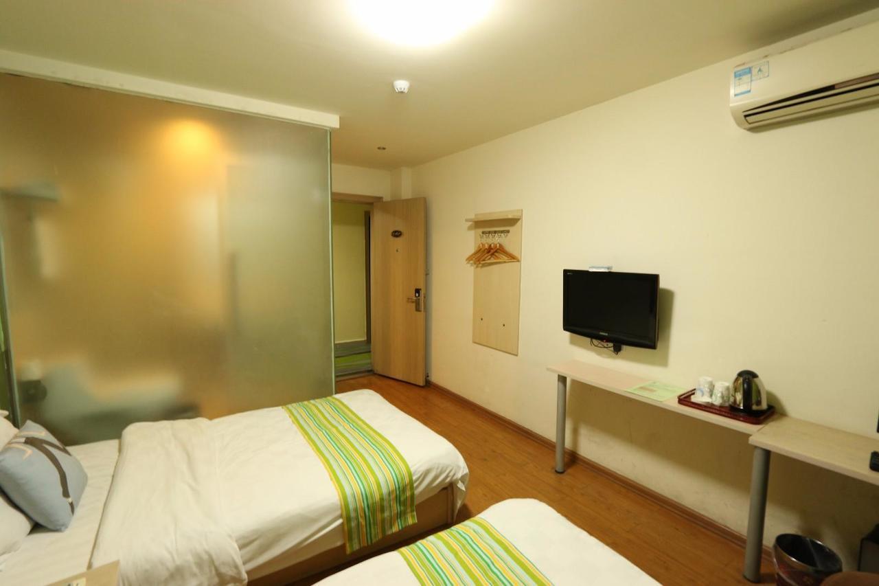Pai Hotel Chengdu North Railway Station Exterior photo
